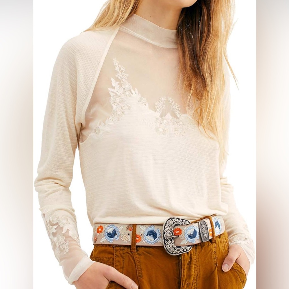 ✨NWT✨Free People Mesh Embroidered Top